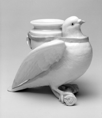 Worcester Royal Porcelain Co. (founded 1751). <em>Dove Vase</em>, 1867. Porcelain, 5 7/8 x 6 1/4 x 4 3/4 in. (14.9 x 15.9 x 12.1 cm). Brooklyn Museum, Gift of the Estate of Harold S. Keller, 1999.152.313. Creative Commons-BY (Photo: , 1999.152.313_bw.jpg)