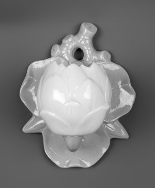 Grainger and Co.. <em>Wall Pocket</em>, after 1889. Porcelain, 4 1/2 x 3 5/8 x 3 1/8 in. (11.4 x 9.2 x 7.9 cm). Brooklyn Museum, Gift of the Estate of Harold S. Keller, 1999.152.65. Creative Commons-BY (Photo: Brooklyn Museum, 1999.152.65_bw.jpg)