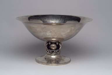 Alphonse La Paglia (American, 1907–1953). <em>Footed Bowl</em>, ca. 1955. Silver, 5 7/8 x 10 x 10in. (14.9 x 25.4 x 25.4cm). Brooklyn Museum, Gift in memory of Harry and Marian R. Lipton presented on behalf of their great-grandchildren, Elissa H. Samet, Brandon R. Derringer, Jeremy A. Derringer, and Justin M. Derringer, 2000.6.1. Creative Commons-BY (Photo: Brooklyn Museum, 2000.6.1.jpg)