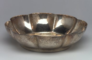 Gorham Manufacturing Company (1865–1961). <em>Bowl</em>, 1925. Silver, 2 3/8 x 9 x 9 in.  (6.0 x 22.9 x 22.9 cm). Brooklyn Museum, Gift in memory of Harry and Marian R. Lipton presented on behalf of their great-grandchildren, Elissa H. Samet, Brandon R. Derringer, Jeremy A. Derringer, and Justin M. Derringer, 2000.6.4. Creative Commons-BY (Photo: Brooklyn Museum, 2000.6.4.jpg)