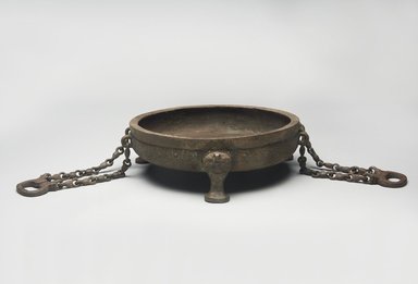  <em>Hanging Basin</em>, 475-221 B.C.E. Bronze, Overall diameter: 11 5/16 in. (with feet). Brooklyn Museum, Anonymous gift, 2001.7.1. Creative Commons-BY (Photo: Brooklyn Museum, 2001.7.1_PS11.jpg)