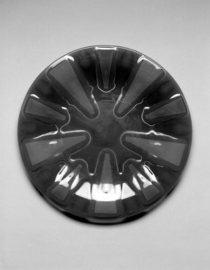 Michael Higgins (American, born England, 1908-1999). <em>Plate</em>, ca. 1955. Glass, 3/4 x 12 1/2 x 12 1/2 in. (1.9 x 31.8 x 31.8 cm). Brooklyn Museum, H. Randolph Lever Fund, 2002.104.4. Creative Commons-BY (Photo: Brooklyn Museum, 2002.104.4_bw.jpg)