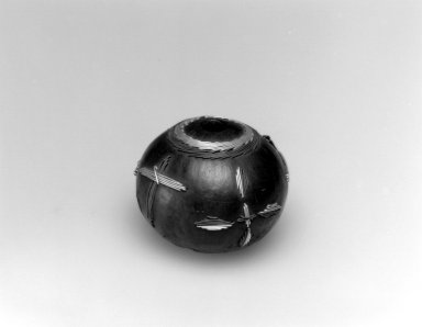 Nguni. <em>Snuff Container (Ishungu)</em>, 19th or 20th century. Gourd, brass wire, aluminum wire, 2 1/4 x 2 3/4 x 2 3/4 in.  (5.7 x 7.0 x 7.0 cm). Brooklyn Museum, Gift of Blake Robinson, 2002.31.6. Creative Commons-BY (Photo: Brooklyn Museum, 2002.31.6_bw.jpg)