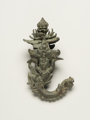 <em>Khmer Palanquin Hook</em>, 12th-13th century. Bronze, 6 1/2 x 3 1/2 x 2 1/2 in. (16.5 x 8.9 x 6.4 cm). Brooklyn Museum, Gift of the Doris Duke Foundation, 2003.64.5. Creative Commons-BY (Photo: Brooklyn Museum, 2003.64.5_view01_PS11.jpg)