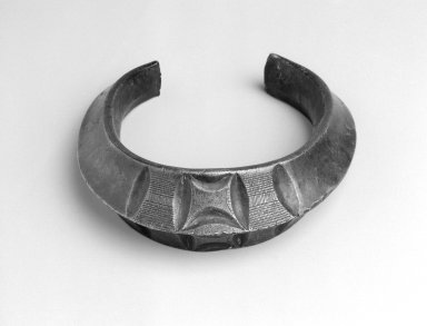 Fang. <em>Choker (Nkyeme)</em>, 19th century. Copper alloy, 2 1/8 x 6 1/2 x 6 3/4 in. (5.4 x 16.5 x 17.1 cm). Brooklyn Museum, Gift of Drs. John I. and Nicole Dintenfass, 2003.79.2. Creative Commons-BY (Photo: Brooklyn Museum, 2003.79.2_bw.jpg)