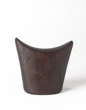 Sidamo. <em>Woman's Headrest</em>, mid-20th century. Wood, 7 5/8 x 5 x 6 13/16 in. (19.3 x 12.7 x 17.3 cm). Brooklyn Museum, Gift of Amyas Naegele, 2013.62.2 (Photo: Brooklyn Museum, 2013.62.2_PS9.jpg)