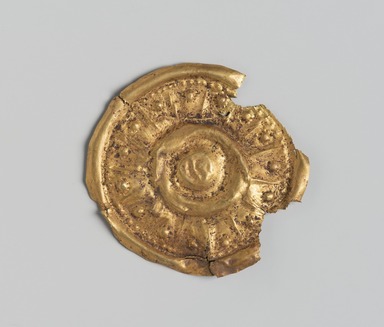  <em>Disk</em>, ca. 5th century B.C.E. Gold, max. diameter: 2 in. (5.1 cm). Brooklyn Museum, Gift of the Arthur M. Sackler Foundation, NYC, in memory of James F. Romano, 2015.65.38. Creative Commons-BY (Photo: Brooklyn Museum, 2015.65.38_PS11.jpg)