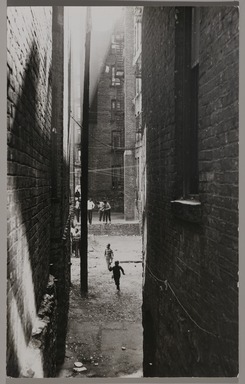 Fred McDarrah (1926–2007, American, b. Brooklyn, NY). <em>Untitled, Harlem, New York, October 5, 1963</em>, 10/5/1963. Gelatin silver print (vintage), sheet: 8 × 10 in. (20.3 × 25.4 cm). Brooklyn Museum, Gift from the Goldman-Sonnenfeldt Family, 2023.69.35. © artist or artist's estate (Photo: Brooklyn Museum, 2023.69.35_PS11.jpg)