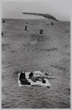 Robert Frank (American, born Switzerland, 1924–2019). <em>Coney Island, 4th of July</em>, 1958. Gelatin silver print, image: 12 7/8 × 8 3/8 in. (32.7 × 21.3 cm). Brooklyn Museum, Gift of The June Leaf and Robert Frank Foundation, in honor of the Brooklyn Museum’s 200th Anniversary, 2024.28.14. © artist or artist's estate (Photo: Brooklyn Museum, 2024.28.14_PS20.jpg)