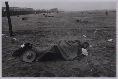 Robert Frank (American, born Switzerland, 1924–2019). <em>Coney Island, 4th of July</em>, 1958. Gelatin silver print, image: 8 5/8 × 12 7/8 in. (21.9 × 32.7 cm). Brooklyn Museum, Gift of The June Leaf and Robert Frank Foundation, in honor of the Brooklyn Museum’s 200th Anniversary, 2024.28.23. © artist or artist's estate (Photo: Brooklyn Museum, 2024.28.23_PS20.jpg)