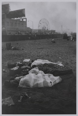 Robert Frank (American, born Switzerland, 1924–2019). <em>Coney Island, 4th of July</em>, 1958. Gelatin silver print, image: 12 5/8 × 8 3/8 in. (32.1 × 21.3 cm). Brooklyn Museum, Gift of The June Leaf and Robert Frank Foundation, in honor of the Brooklyn Museum’s 200th Anniversary, 2024.28.24. © artist or artist's estate (Photo: Brooklyn Museum, 2024.28.24_PS20.jpg)