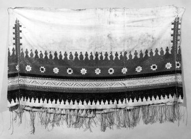  <em>Bed Curtain</em>. Silk Brooklyn Museum, Museum Expedition 1922, Robert B. Woodward Memorial Fund, 22.1955.16. Creative Commons-BY (Photo: Brooklyn Museum, 22.1955.16_bw.jpg)