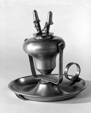 Endicott and Sumner. <em>Lamp</em>, 1846–1851. Pewter, Overall: 5 1/8 x 4 7/8 x 5 in. (13 x 12.4 x 12.7 cm). Brooklyn Museum, Gift of Mrs. Samuel Doughty, 27.522. Creative Commons-BY (Photo: Brooklyn Museum, 27.522_bw.jpg)