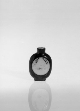  <em>Snuff Bottle</em>, 19th century. Porcelain, overglaze enamel, 2 3/8 x 1 11/16 in. (6 x 4.3 cm). Brooklyn Museum, Estate of Stewart Culin, Museum Purchase, 30.276.7. Creative Commons-BY (Photo: Brooklyn Museum, 30.276.7_bw.jpg)