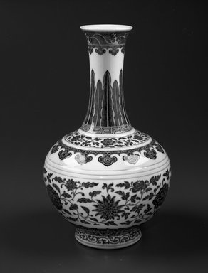  <em>Shang Vase</em>, 1736-1795. Porcelain with cobalt underglaze decoration, 14 1/4 x 8 7/8 in. (36.2 x 22.5 cm). Brooklyn Museum, Gift of the executors of the Estate of Colonel Michael Friedsam, 32.1032.2. Creative Commons-BY (Photo: Brooklyn Museum, 32.1032.2_bw.jpg)