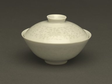  <em>Bowl and Cover</em>, 1736–1795. "Linglong" exquisite porcelain with translucent white glaze, 3 x 4 5/16 in. (7.6 x 11 cm). Brooklyn Museum, Gift of the executors of the Estate of Colonel Michael Friedsam, 32.1178a-b. Creative Commons-BY (Photo: Brooklyn Museum, 32.1178a-b_PS6.jpg)