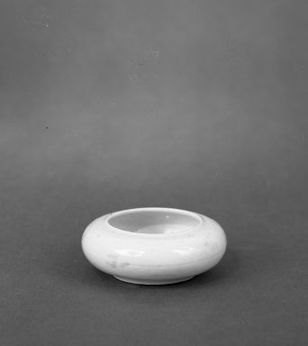  <em>Very Small Water Coupe</em>, 1723-1735. Porcelain, glaze, 15/16 x 2 1/2 in. (2.4 x 6.4 cm). Brooklyn Museum, Gift of the executors of the Estate of Colonel Michael Friedsam, 32.1179. Creative Commons-BY (Photo: Brooklyn Museum, 32.1179_bw.jpg)