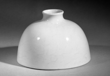 <em>Water Jar (Yu)</em>, 1662-1722. Porcelain, glaze, 3 3/8 x 5 1/8 in. (8.6 x 13 cm). Brooklyn Museum, Gift of the executors of the Estate of Colonel Michael Friedsam, 32.1184. Creative Commons-BY (Photo: Brooklyn Museum, 32.1184_acetate_bw.jpg)
