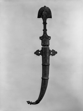  <em>Kriss (Described as dagger and cover)</em>., kriss: 15 1/2 in. (39.4 cm). Brooklyn Museum, Gift of the executors of the Estate of Colonel Michael Friedsam, 32.771. Creative Commons-BY (Photo: Brooklyn Museum, 32.771a-b_bw.jpg)