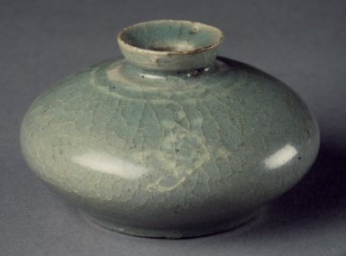  <em>Oil Bottle</em>, 13th century. Porcelaneous stoneware with celadon glaze, Height: 1 3/4 in. (4.5 cm). Brooklyn Museum, Gift of the executors of the Estate of Colonel Michael Friedsam, 32.907. Creative Commons-BY (Photo: Brooklyn Museum, 32.907.jpg)