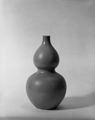  <em>Double-Gourd Vase</em>, 1736-1795. Porcelain with monochrome glaze, 12 1/2 x 7 1/8 in. (31.7 x 18.1 cm). Brooklyn Museum, Gift of the executors of the Estate of Colonel Michael Friedsam, 32.922. Creative Commons-BY (Photo: Brooklyn Museum, 32.922_bw.jpg)
