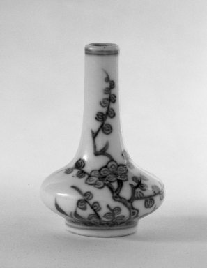  <em>Miniature Vase</em>, 1736-1795. Porcelain, blue underglaze, 2 3/8 x 1 5/8 in. (6 x 4.2 cm). Brooklyn Museum, Gift of the executors of the Estate of Colonel Michael Friedsam, 32.988. Creative Commons-BY (Photo: Brooklyn Museum, 32.988_bw.jpg)