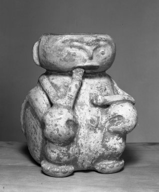  <em>Effigy Vessel</em>, early 20th century. Ceramic. pigment, 10 × 10 1/4 × 11 in. (25.4 × 26 × 27.9 cm). Brooklyn Museum, Museum Expedition 1933, Purchased with funds given by Jesse Metcalf, 33.659. Creative Commons-BY (Photo: Brooklyn Museum, 33.659_view1_acetate_bw.jpg)