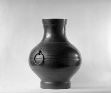 <em>Large Jar</em>. Bronze, 17 5/16 x 13 3/4 in. (44 x 35 cm). Brooklyn Museum, Museum Collection Fund, 34.5990. Creative Commons-BY (Photo: Brooklyn Museum, 34.5990_bw.jpg)