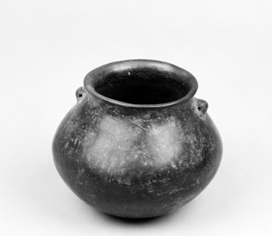 Southwest (unidentified). <em>Polished Blackware Jar with two-handles</em>. Clay, slip, 5 1/4 × 6 1/2 × 6 1/2 in. (13.3 × 16.5 × 16.5 cm). Brooklyn Museum, Brooklyn Museum Collection, 34.644. Creative Commons-BY (Photo: Brooklyn Museum, 34.644_bw.jpg)