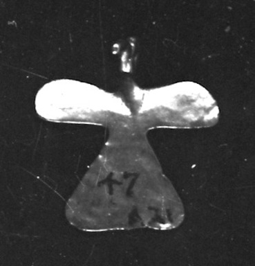  <em>Gold Pendant in the Form of a Bird</em>. Gold, 13/16in. (2cm). Brooklyn Museum, Alfred W. Jenkins Fund, 35.166. Creative Commons-BY (Photo: Brooklyn Museum, 35.166_acetate_bw.jpg)
