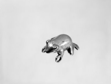  <em>Pendant in Form of Frog</em>. Gold, 1 1/8 x 3/4 x 1 3/8 in. (2.9 x 1.9 x 3.5 cm). Brooklyn Museum, Alfred W. Jenkins Fund, 35.214. Creative Commons-BY (Photo: Brooklyn Museum, 35.214_bw.jpg)