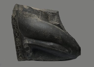  <em>Crown Prince Khaemwaset</em>, ca. 1279-1213 B.C.E. Granodiorite, 28 × 16 × 20 in., 585 lb. (71.1 × 40.6 × 50.8 cm, 265.35kg). Brooklyn Museum, Charles Edwin Wilbour Fund, 36.615. Creative Commons-BY (Photo: Brooklyn Museum, 36.615_profile_right_PS2.jpg)