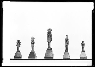  <em>Isis Amulet</em>, 664-343  B.C.E. Faience Brooklyn Museum, Charles Edwin Wilbour Fund, 37.1079E. Creative Commons-BY (Photo: , 37.1012E_37.1016E_37.1022E_37.1033E_37.1079E_GrpA_SL4.jpg)