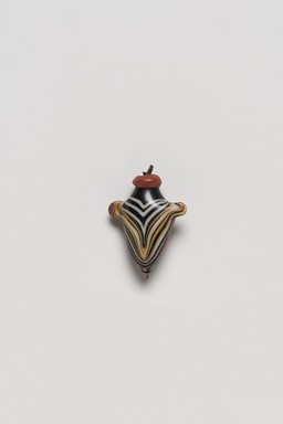 <em>Heart Amulet</em>, ca. 1539-1075 B.C.E. Glass, 11/16 x 9/16 x 1/4 in. (1.8 x 1.5 x 0.7 cm). Brooklyn Museum, Charles Edwin Wilbour Fund, 37.1441E. Creative Commons-BY (Photo: Brooklyn Museum, 37.1441E_top_PS20.jpg)