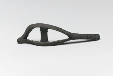 <em>Frame for a Left Eye</em>, 664-332 B.C. Bronze, 15/16 x 5/16 x 3 5/16 in. (2.4 x 0.8 x 8.4 cm). Brooklyn Museum, Charles Edwin Wilbour Fund, 37.1795E. Creative Commons-BY (Photo: Brooklyn Museum, 37.1795E_view1_PS2.jpg)