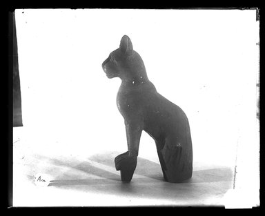 <em>Small Figure of a Cat</em>, 664-332 B.C.E. Wood, 6 1/8 x 1 3/4 x 3 3/8 in. (15.5 x 4.4 x 8.5 cm). Brooklyn Museum, Charles Edwin Wilbour Fund, 37.1949E. Creative Commons-BY (Photo: Brooklyn Museum, 37.1949E_NegA_SL4.jpg)