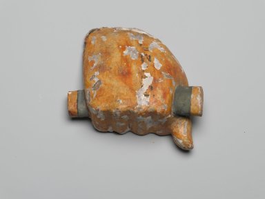 <em>Right Fist Holding Folded Cloth</em>, 1075-656 B.C.E. Wood, gesso, pigment, resin, 5 9/16 x 2 1/16 x 5 7/8 in. (14.2 x 5.3 x 15 cm). Brooklyn Museum, Charles Edwin Wilbour Fund, 37.2041.13E. Creative Commons-BY (Photo: Brooklyn Museum, 37.2041.13E_PS2.jpg)