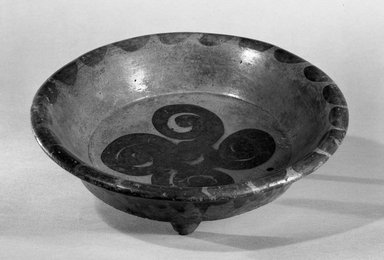 Maya. <em>Tripod Dish</em>. Ceramic, pigment, 2 15/16 x 10 7/16 x 10 7/16 in. (7.5 x 26.5 x 26.5 cm). Brooklyn Museum, Frank Sherman Benson Fund and the Henry L. Batterman Fund, 37.2979PA. Creative Commons-BY (Photo: Brooklyn Museum, 37.2979PA_acetate_bw.jpg)