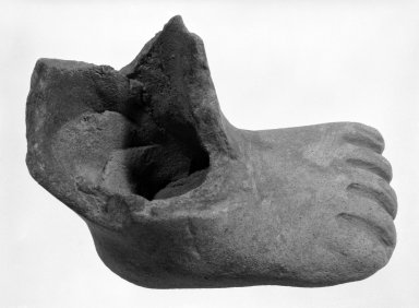  <em>Part of Foot from Large Figurine</em>. Clay Brooklyn Museum, Frank Sherman Benson Fund and the Henry L. Batterman Fund, 37.3013PA. Creative Commons-BY (Photo: Brooklyn Museum, 37.3013PA_bw.jpg)