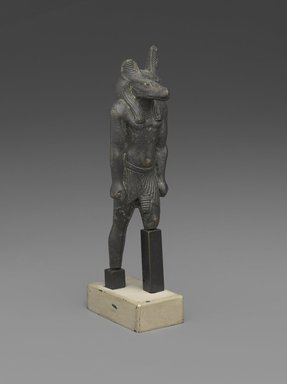  <em>Statuette of Anubis</em>, 664–332 B.C.E. Bronze, electrum, gold, 3 3/8 x 1 1/16 x 3/4 in. (8.6 x 2.7 x 1.9 cm). Brooklyn Museum, Charles Edwin Wilbour Fund, 37.401E. Creative Commons-BY (Photo: Brooklyn Museum, 37.401E_PS9.jpg)