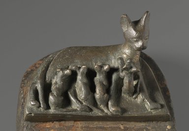  <em>Cat with Kittens</em>, ca. 664-30 B.C.E. or later. Bronze, wood, 2 3/8 x 3 7/16 x 1 15/16 in. (6.1 x 8.8 x 5 cm). Brooklyn Museum, Charles Edwin Wilbour Fund, 37.406Ea-b. Creative Commons-BY (Photo: Brooklyn Museum, 37.406E_PS6.jpg)