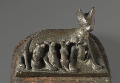  <em>Cat with Kittens</em>, ca. 664–30 B.C.E. or later. Bronze, wood, 2 3/8 x 3 7/16 x 1 15/16 in. (6.1 x 8.8 x 5 cm). Brooklyn Museum, Charles Edwin Wilbour Fund, 37.406Ea-b. Creative Commons-BY (Photo: Brooklyn Museum, 37.406E_PS6.jpg)