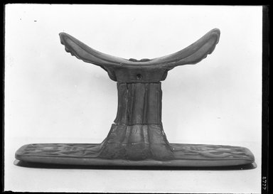  <em>Headrest with Birth Gods on Base and Neck Support</em>, ca. 1390-1292 B.C.E. Wood, 5 11/16 x 10 1/16 in. (14.5 x 25.5 cm). Brooklyn Museum, Charles Edwin Wilbour Fund, 37.434E. Creative Commons-BY (Photo: Brooklyn Museum, 37.434E_NegA_SL4.jpg)