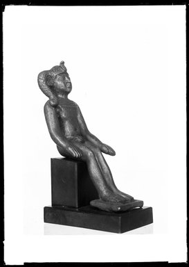  <em>Small Statuette of the Child Horus Seated</em>, 305-30 B.C.E. Bronze, 3 7/8 x 1 5/8 x 2 15/16 in. (9.9 x 4.1 x 7.5 cm). Brooklyn Museum, Charles Edwin Wilbour Fund, 37.559E. Creative Commons-BY (Photo: Brooklyn Museum, 37.559E_NegA_SL4.jpg)