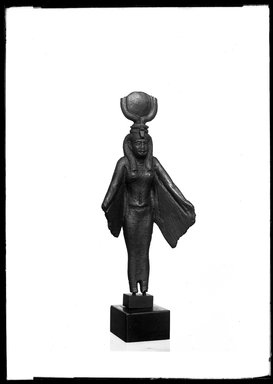  <em>Statuette of Isis</em>, 305-30 B.C.E. Bronze, 3 3/4 × 1 3/4 × 7/8 in. (9.6 × 4.5 × 2.3 cm). Brooklyn Museum, Charles Edwin Wilbour Fund, 37.567E. Creative Commons-BY (Photo: Brooklyn Museum, 37.567E_NegD_SL4.jpg)
