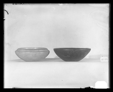  <em>Small Dish</em>. Serpentine, 1 1/4 x Diam. 3 3/4 in. (3.2 x 9.5 cm). Brooklyn Museum, Charles Edwin Wilbour Fund, 37.1577E. Creative Commons-BY (Photo: , 37.60E_37.1577E_SL4.jpg)