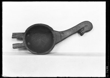  <em>Toilet Spoon in Form of a Duck</em>. Wood, 2 1/8 x 7/8 x 5 13/16 in. (5.4 x 2.3 x 14.7 cm). Brooklyn Museum, Charles Edwin Wilbour Fund, 37.617E. Creative Commons-BY (Photo: Brooklyn Museum, 37.617E_NegA_SL4.jpg)