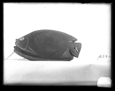  <em>Cosmetic Dish in the Form of a Fish</em>, ca. 3000-2800 B.C.E. Graywacke, inlay of shell and black paste, 3 1/4 x 1 3/4 in. (8.3 x 4.4 cm). Brooklyn Museum, Charles Edwin Wilbour Fund, 37.629Ea-b. Creative Commons-BY (Photo: Brooklyn Museum, 37.629Ea-b_NegC_SL4.jpg)