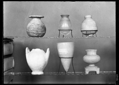  <em>Small Vase</em>, c.a 1539-1292 B.C.E. Egyptian alabaster (calcite), 2 3/4 × diam. 2 5/16 in. (7 × 5.9 cm). Brooklyn Museum, Charles Edwin Wilbour Fund, 37.389E. Creative Commons-BY (Photo: , 37.66E_37.389E_37.108E_37.1575E_37.399E_37.640E_GrpA_SL4.jpg)