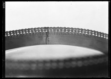  <em>Circlet</em>, ca. 1295-1070 B.C.E. Gold, 1 1/8 × 1/16 × 6 9/16 in., 1.1 lb. (2.8 × 0.2 × 16.6 cm, 0.5kg). Brooklyn Museum, Charles Edwin Wilbour Fund, 37.702E. Creative Commons-BY (Photo: Brooklyn Museum, 37.702E_NegA_SL4.jpg)